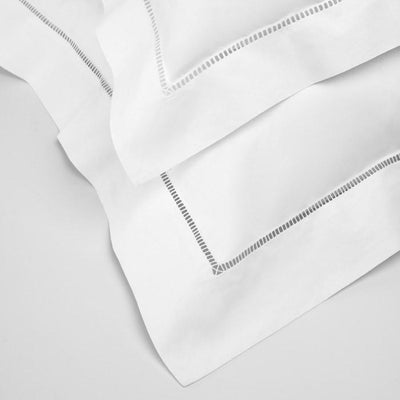 Pair_of_linen_pillowcases. Percale_pillowcases. Extra_long. Super_king.