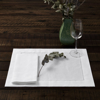 white_table_napkins_uk. cotton_linen_napkin_types.